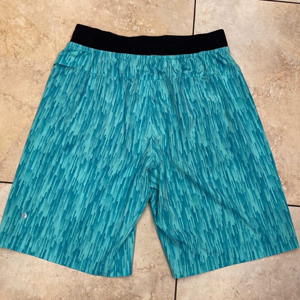 Lululemone Athletica Man’s Elasic Sport Shorts size M